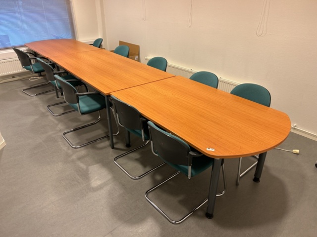 1457211-1 Conference tables and chairs