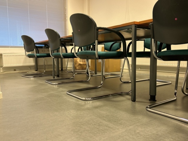 1457211-5 Conference tables and chairs