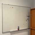 1457214-4 Kontorsinredning - Skrivbord, whiteboard, mm.