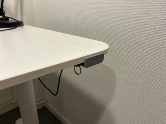 1457214-9 Kontorsinredning - Skrivbord, whiteboard, mm.