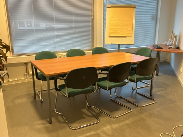 1457216-1 Konferensbord och stolar