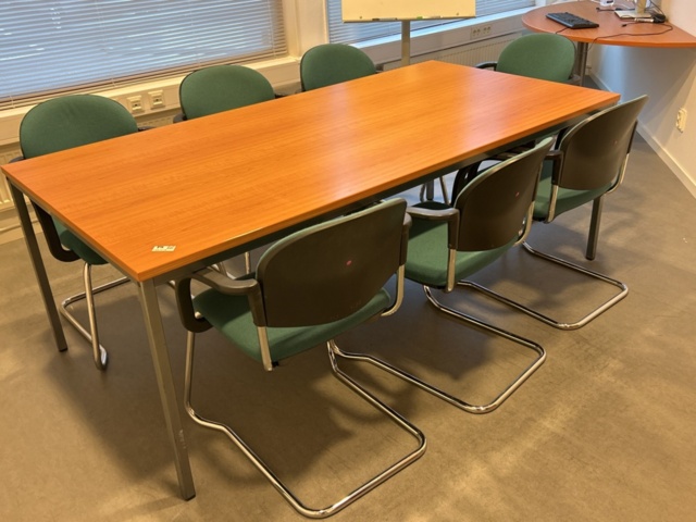 1457216-2 Konferensbord och stolar