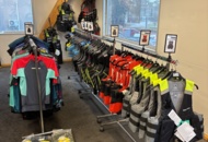 1409384 Lot of life jackets, wetsuits, shoes, goggles, clothes etc. Seadoo