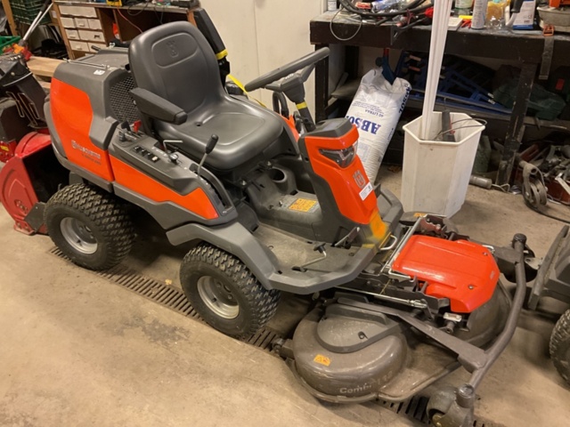 1406875-1 Husqvarna Rider R420TSX AWD - 2020