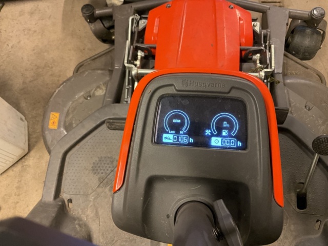 1406875-7 Husqvarna Rider R420TSX AWD - 2020