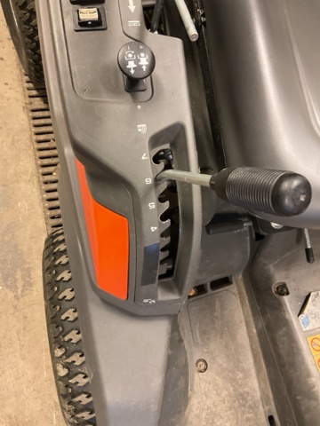 1406875-12 Husqvarna Rider R420TSX AWD - 2020