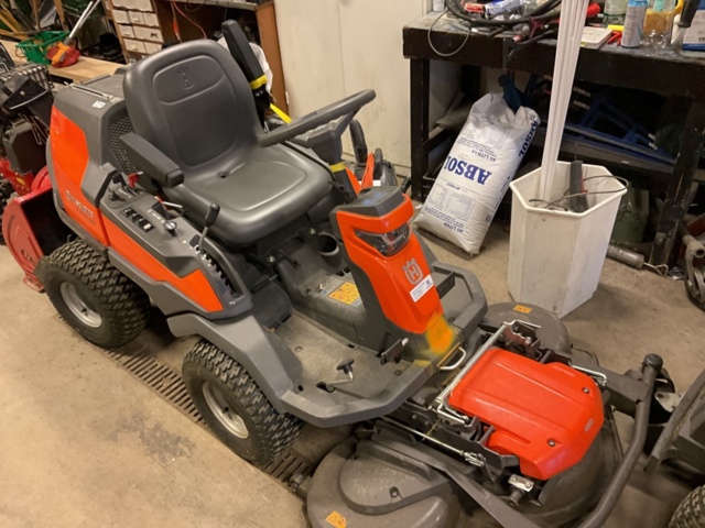 1406875-17 Husqvarna Rider R420TSX AWD - 2020