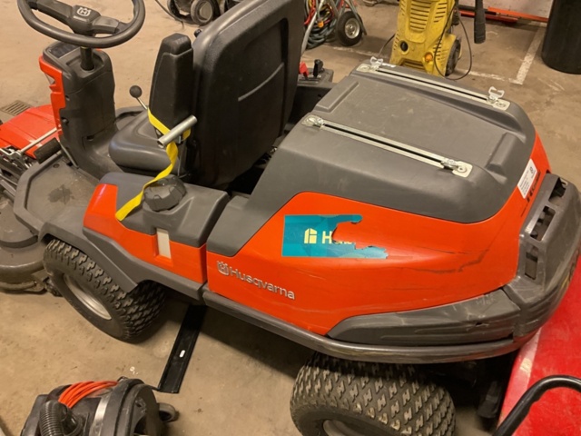 1406875-19 Husqvarna Rider R420TSX AWD - 2020