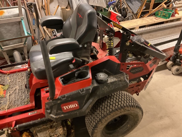 1406880-5 Gräsklippare TORO  Z Master 4000   112 tim