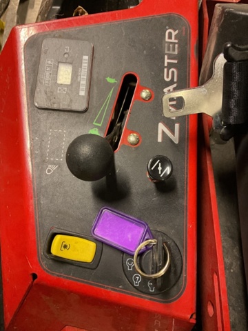 1406880-20 Gräsklippare TORO  Z Master 4000   112 tim