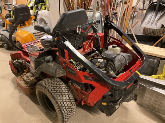 1406880-26 Gräsklippare TORO  Z Master 4000   112 tim