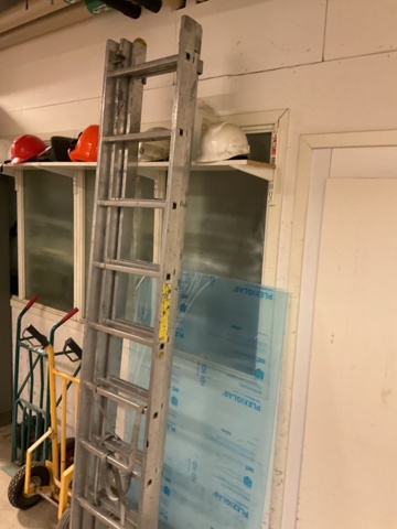 1406885-3 Större trappstege