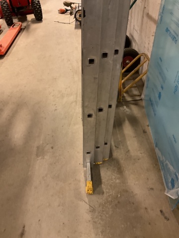 1406885-4 Större trappstege