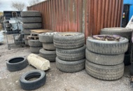 1454751 Parti med diverse delar till lastbil och kärror