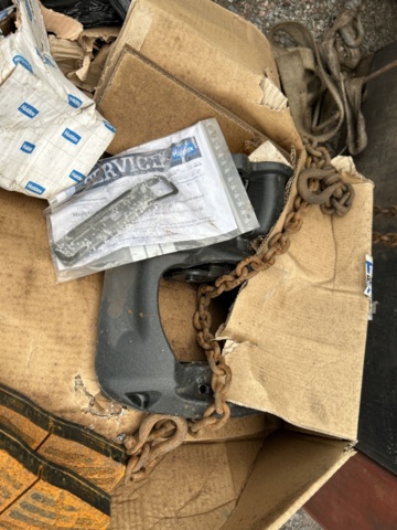 1454751-3 Parti med diverse delar till lastbil och kärror