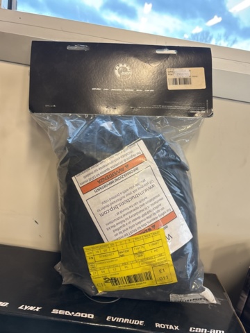 1409386-8 Lot with accessories in the category - three-wheeled motorcycles (Ryker)