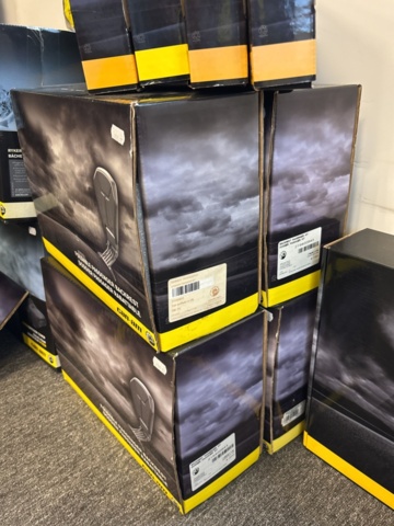 1409386-13 Lot with accessories in the category - three-wheeled motorcycles (Ryker)