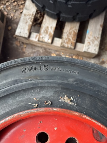 1321215-15 Truck tires with rims 2pcs