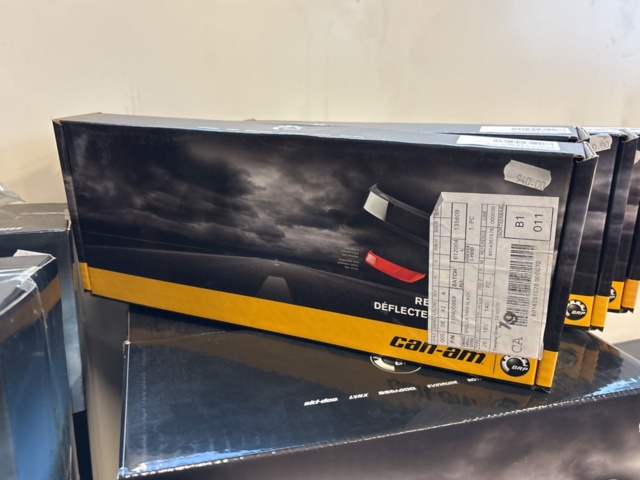 1409386-15 Lot with accessories in the category - three-wheeled motorcycles (Ryker)