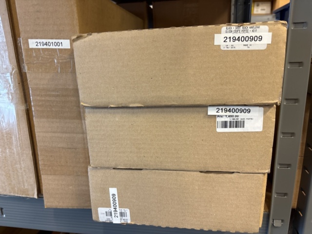 1409386-23 Lot with accessories in the category - three-wheeled motorcycles (Ryker)