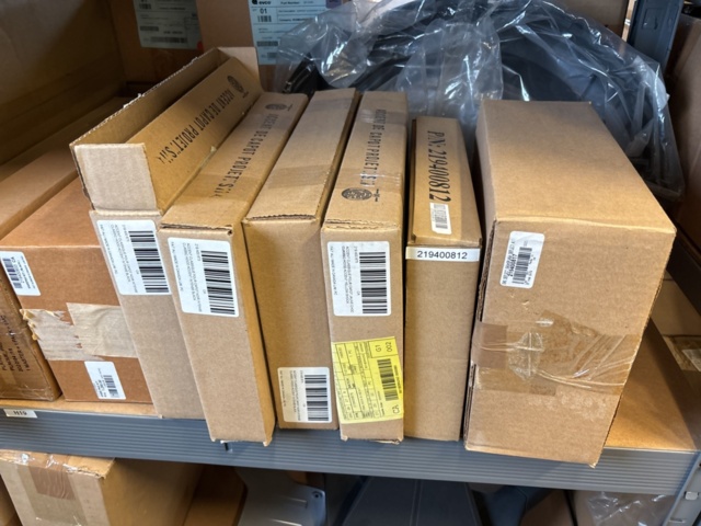 1409386-27 Lot with accessories in the category - three-wheeled motorcycles (Ryker)