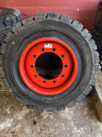 1321218-2 Truck tires with rims 2pcs