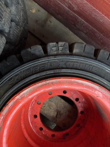 1321218-5 Truck tires with rims 2pcs