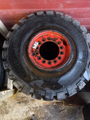 1321219-2 Truck tires winter with rim