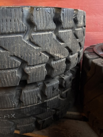 1321219-7 Truck tires winter with rim