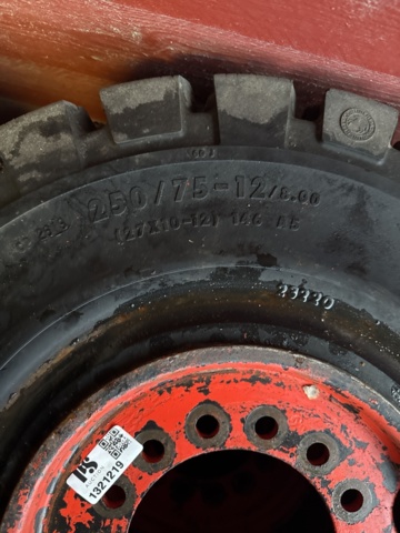 1321219-5 Truck tires winter with rim