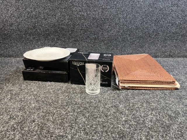 1457780-1 Tallrikar, glas & underlägg