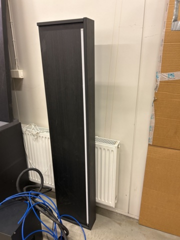 1435538-17 Bänk med vattenkylare, vattentapp och kaffemaskin