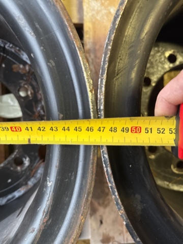 1321224-8 Truck rims black 4pcs