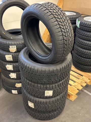 1409386-34 Lot with accessories in the category - three-wheeled motorcycles (Ryker)