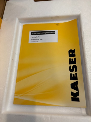 1407993-7 KAESER SK 24T – Industrial compressor with air receiver and accessory kit