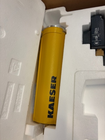 1407993-10 KAESER SK 24T – Industrial compressor with air receiver and accessory kit