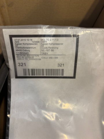 1407993-12 KAESER SK 24T – Industrial compressor with air receiver and accessory kit