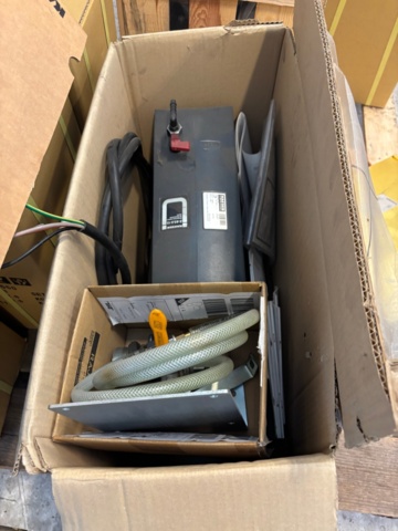 1407993-6 KAESER SK 24T – Industrial compressor with air receiver and accessory kit