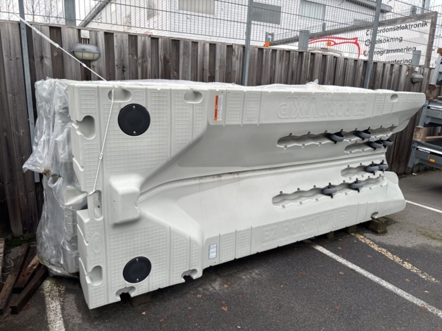 1409389-4 Lot of floating docks x7 units - EZ Dock