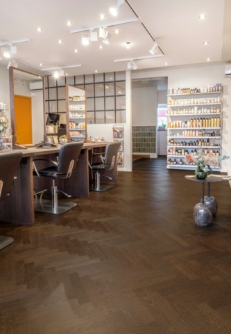 1457985-6 Fiskbensparkett ek, brunt, lackat, rustik,86 kvm, 5-G klick, Välinge