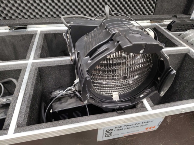 1455498-3 Strålkastare i case 6 st – Elation, OPTI PAR CDM 150