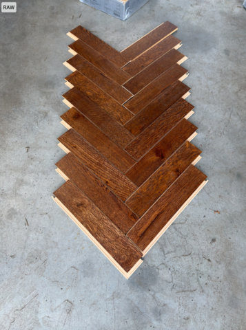 1457985-2 Fiskbensparkett ek, brunt, lackat, rustik,86 kvm, 5-G klick, Välinge