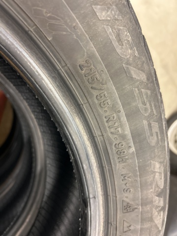 1435540-6 Dubbfria vinterdäck Pirelli Ice Zero 215/55R17
