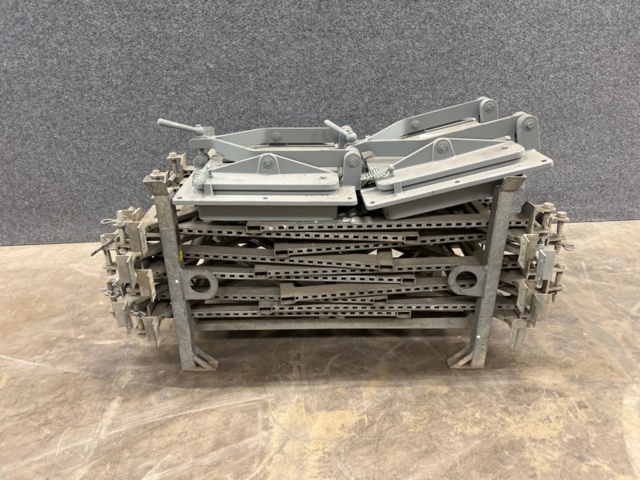 1457787-1 Delar till byggställning