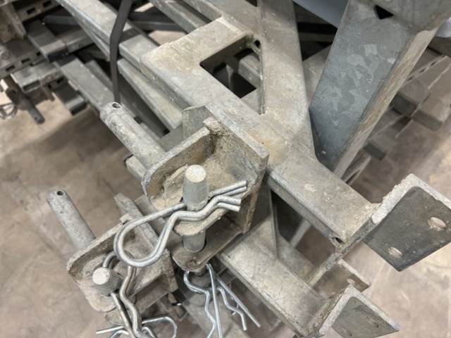 1457787-9 Delar till byggställning