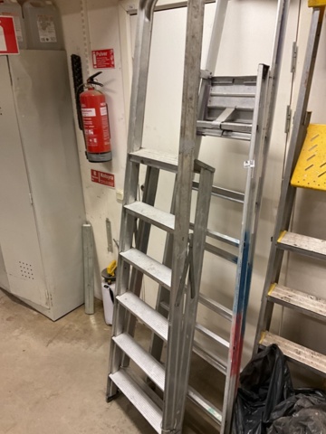 1406898-2 Ladders 3 pcs