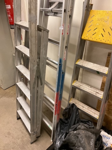 1406898-4 Ladders 3 pcs