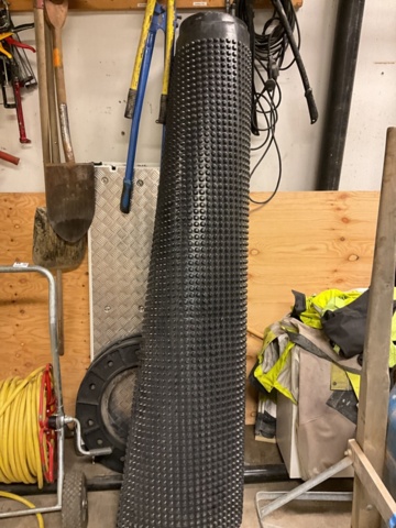 1406901-2 Various utensils and tools on the wall