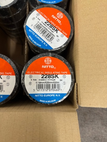 1352313-4 Nitto 228K elltejp 1 kartong (96 rullar)