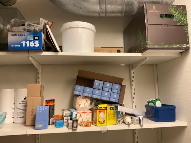 1406918-4 Allt i rummet - diverse kontorsmaterial